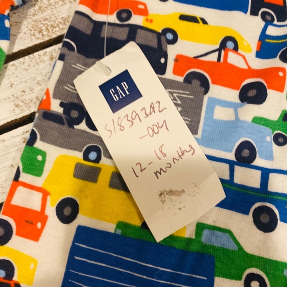 BNWT Gap Truck Pyjamas 12-18Mo - Picture 2 of 2